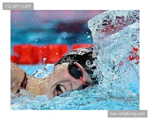 凯蒂·莱德基家里浴缸大到像小泳池，我的租房瞬间尴尬