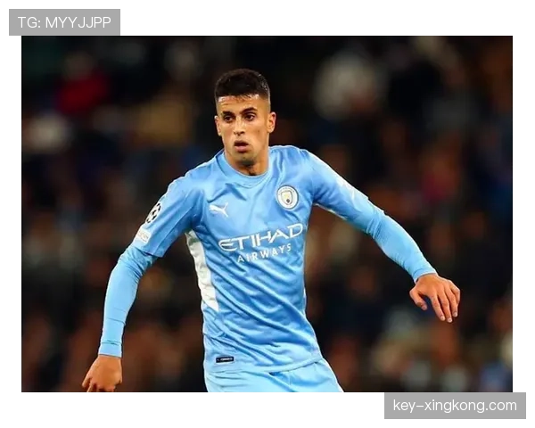 凯尔·沃克转会曼城后的巅峰表现：速度、战术适配与边卫角色进化